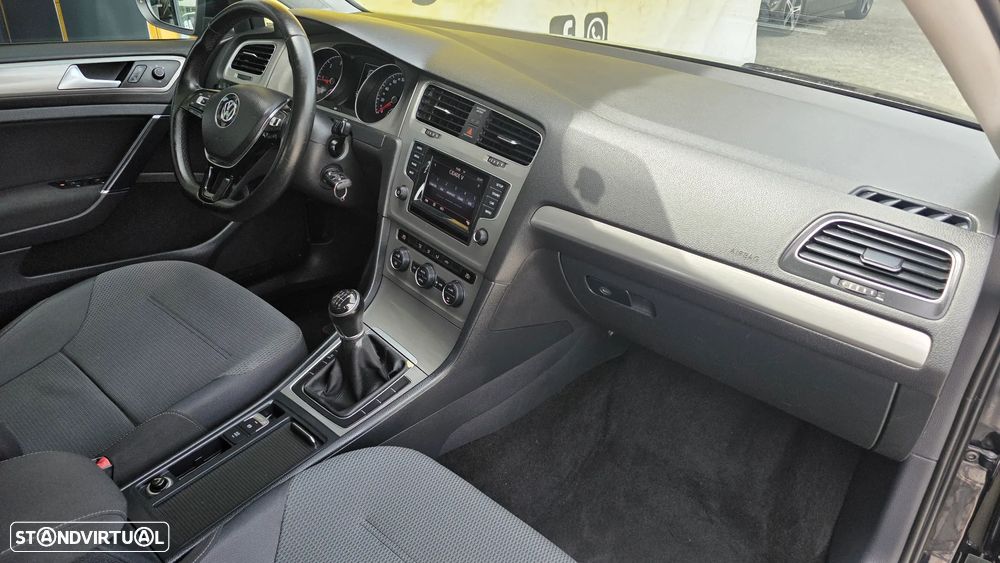 VW Golf 1.6 TDi BlueMotion Confortline - 20