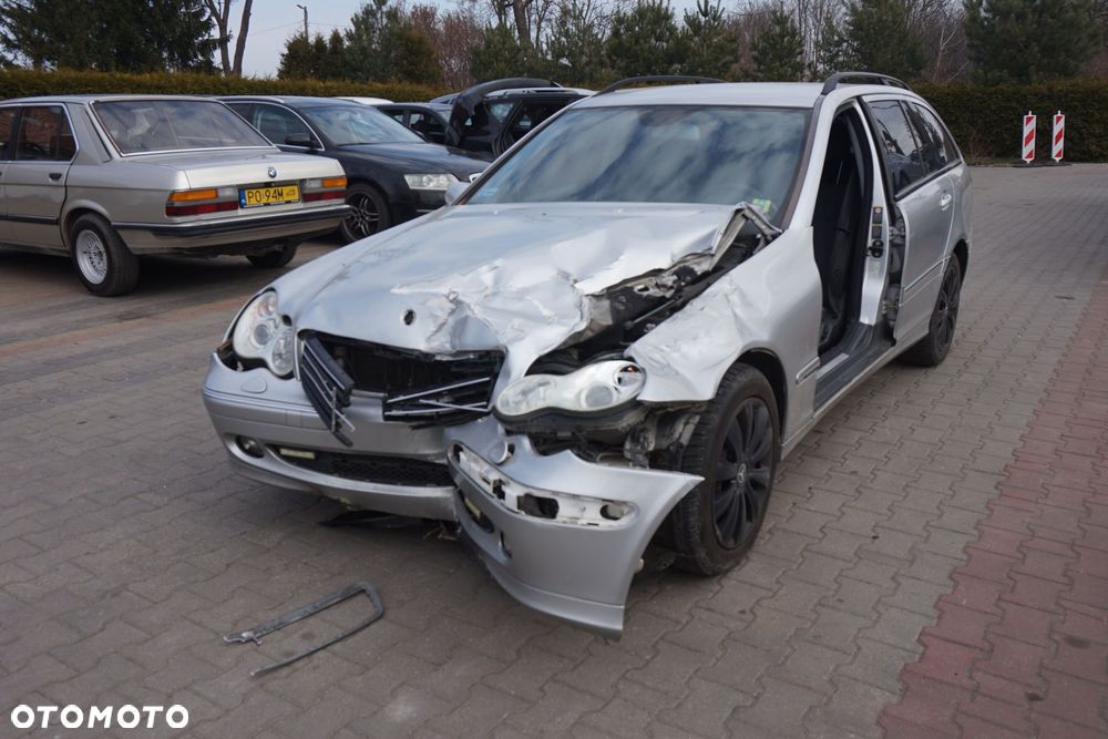 MERCEDES C-KLASA W203 KOMBI 2003 744 2.2 CDI OM646963 143KM 722699 SREBRNY na części - 1