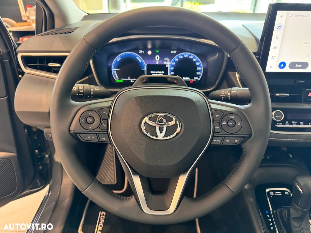 Toyota Corolla Sedan 1.8 HSD Dynamic - 12