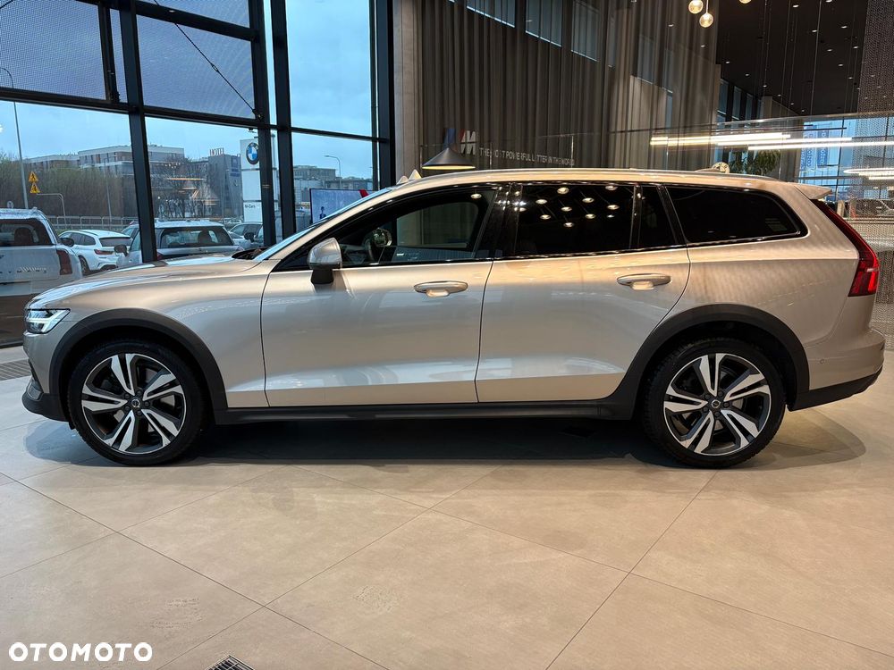 Volvo V60 B5 B AWD Plus Bright - 9