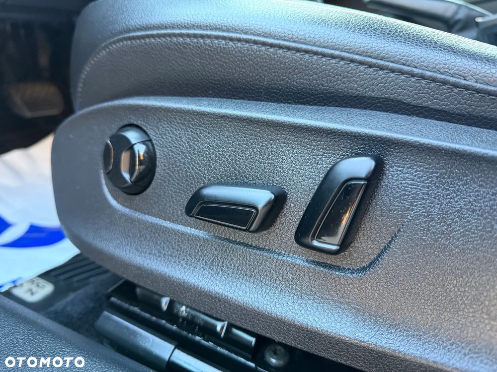 Volkswagen Passat - 38