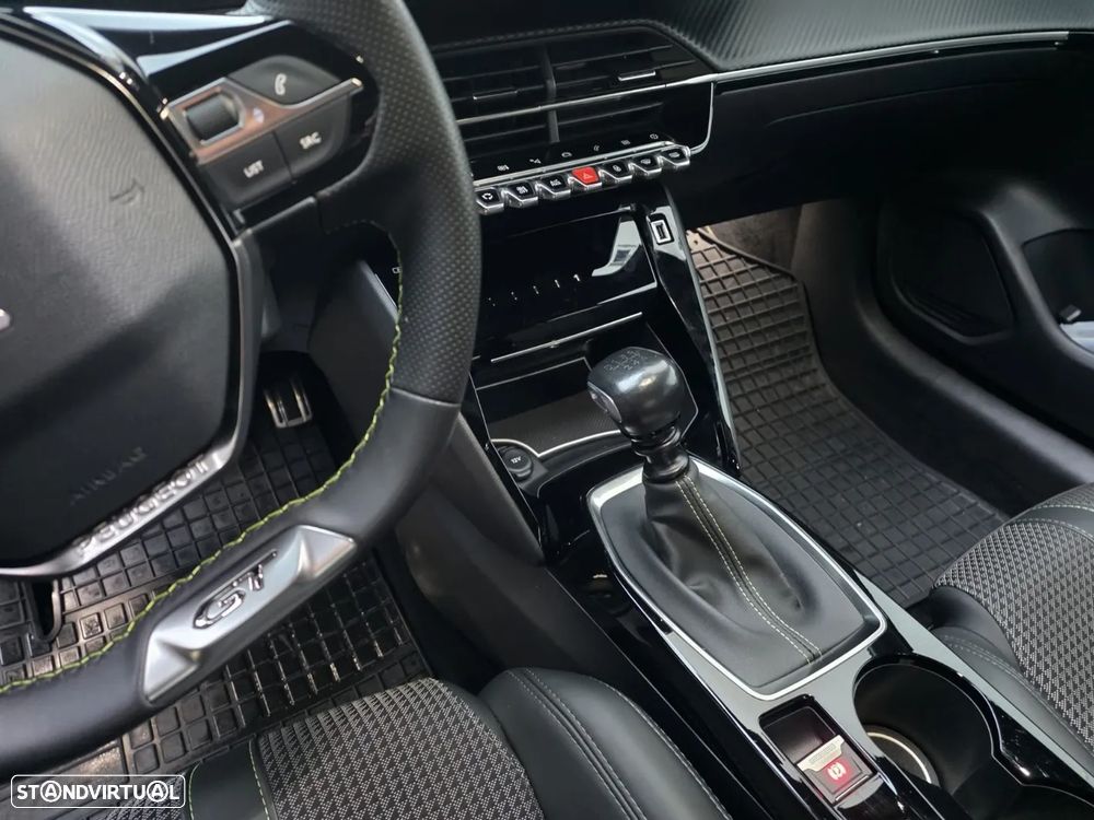 Peugeot 208 - 6