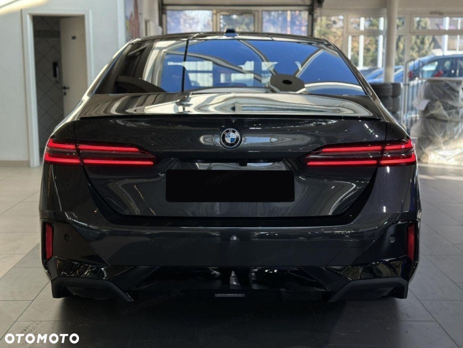 BMW Seria 5 540d xDrive mHEV M Sport - 6