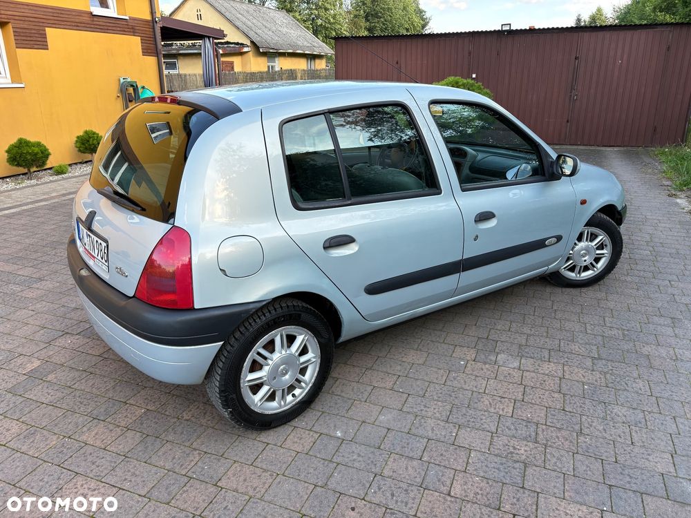 Renault Clio - 7
