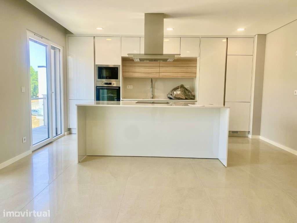Apartamento T3 +1 Duplex novo em Aires, Amplas Varandas - Grande imagem: 2/29