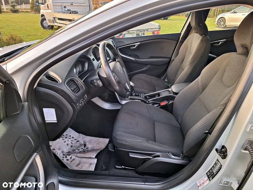 Volvo V40 D2 Kinetic - 21