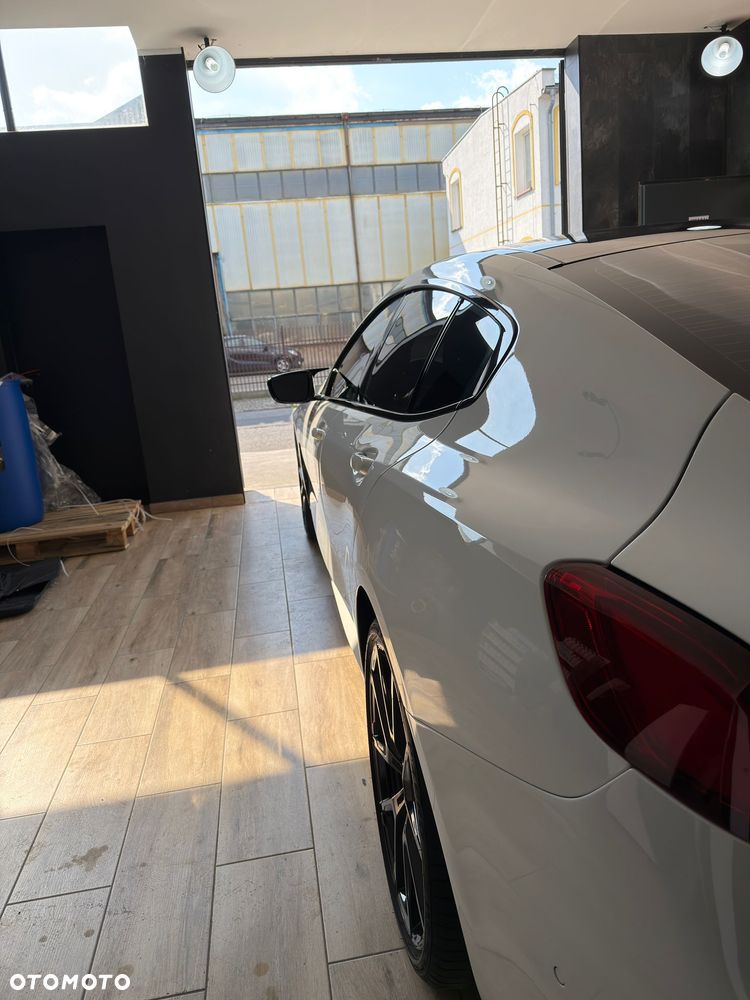 BMW Seria 8 840i - 11