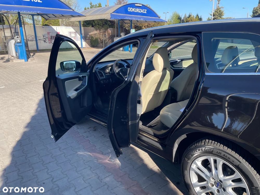 Volvo XC 60 D4 AWD Summum - 9