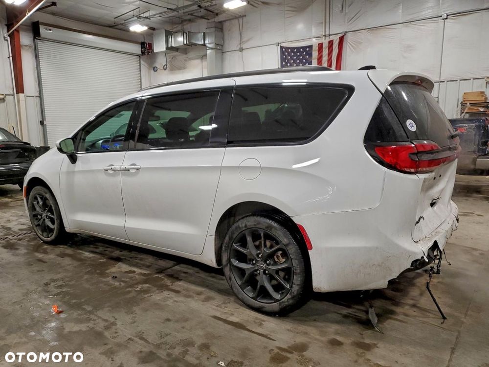 Chrysler Pacifica ver-45-tfsi-quattro-s-tronic-s-line - 3