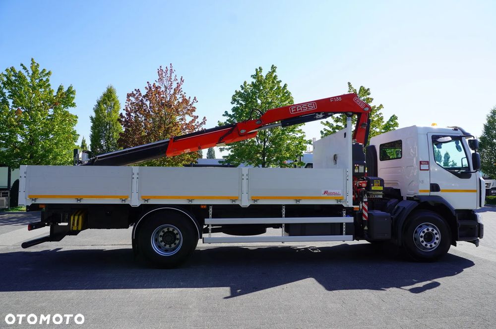 Renault C280 DTI 8 / HDS Fassi 5,6 t / Zasięg 8 m / Platforma 15 EPAL - 2