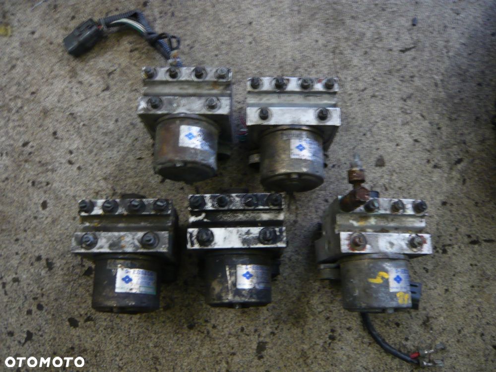 pompa hamulcowa abs bc4c437a0 mazda 323 - 2