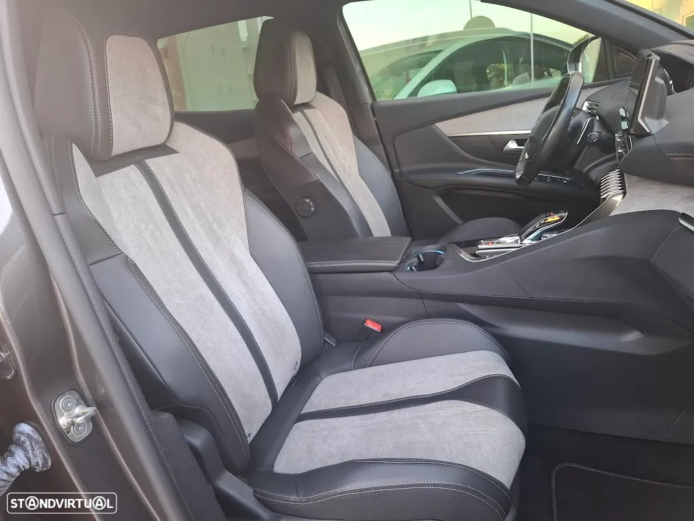 Peugeot 3008 1.6 Hybrid GT Line e-EAT8 - 38