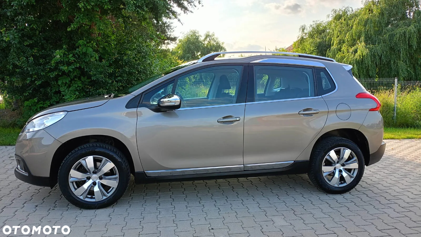 Peugeot 2008 - 4