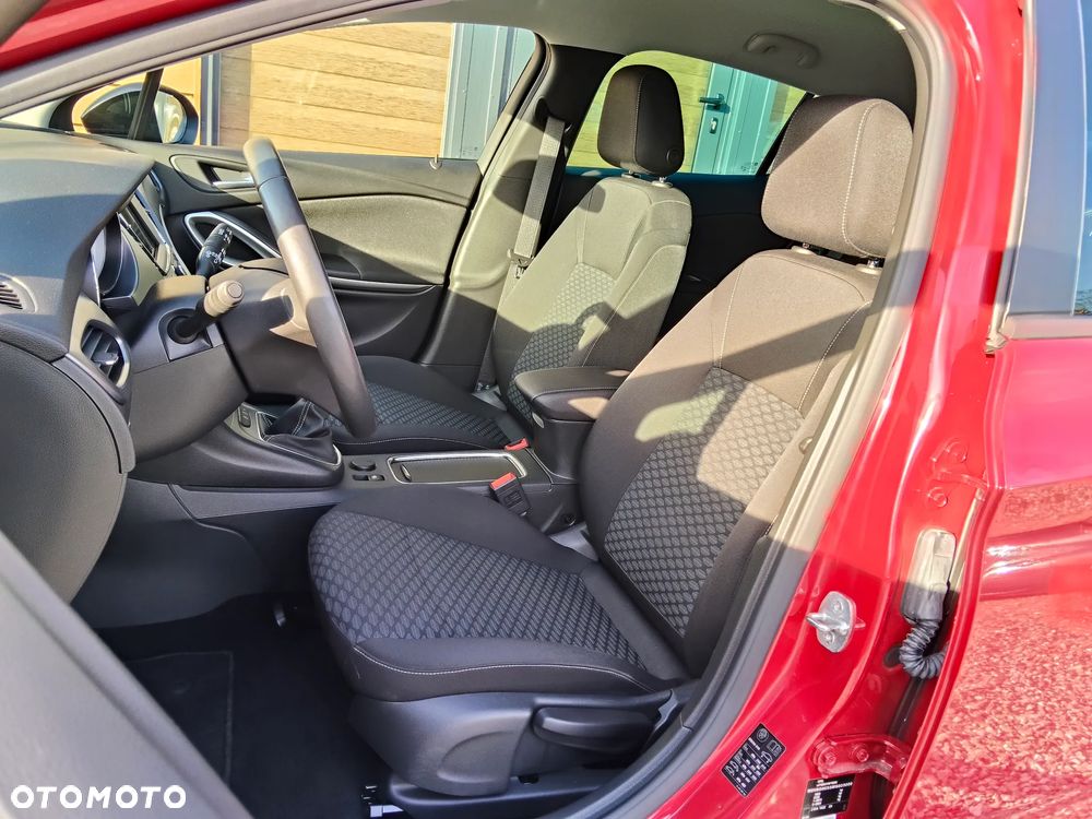 Opel Astra 1.2 Turbo Elegance - 11