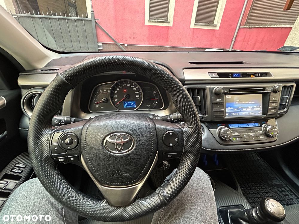 Toyota RAV4 2.0 D-4D Premium - 18