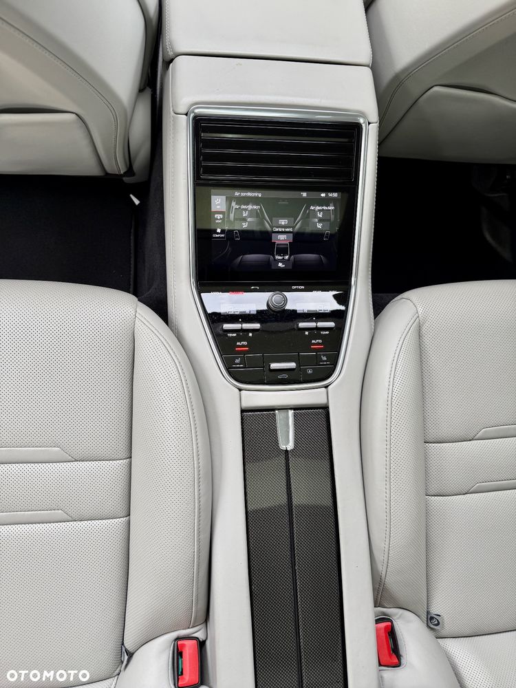 Porsche Panamera - 23