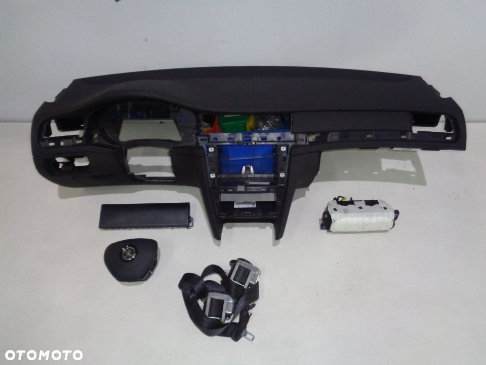 SKODA SUPERB II 2 LIFT DESKA KONSOLA AIRBAG PASY - 1