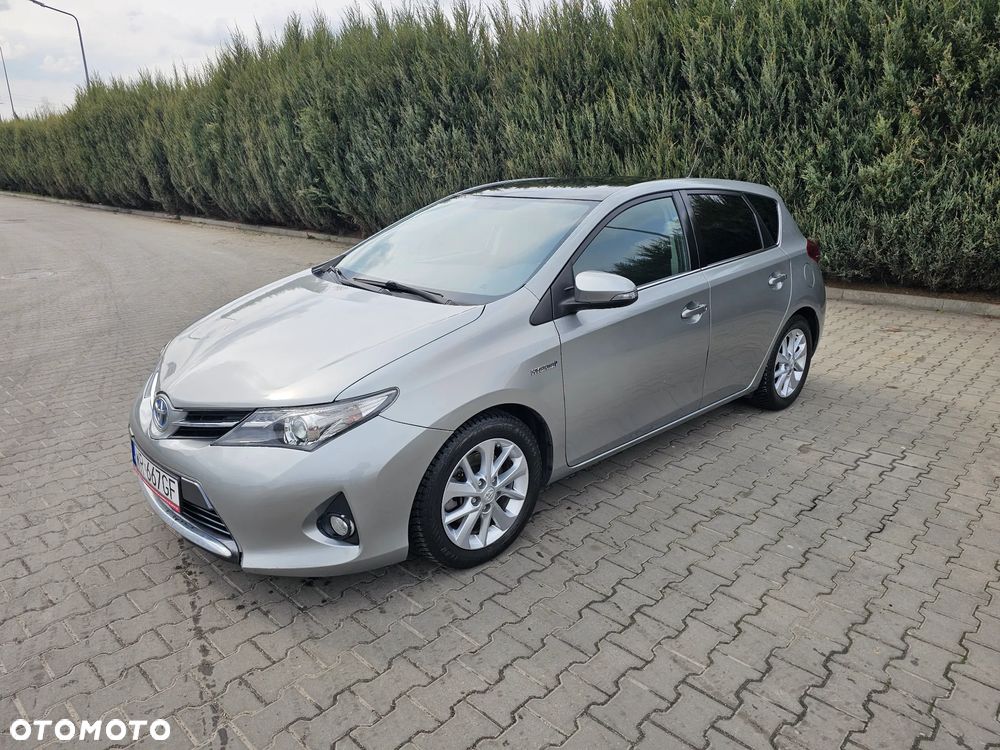 Toyota Auris 1.8 HSD Luna - 2