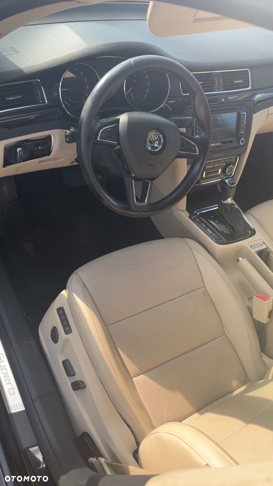 Skoda Superb 2.0 TDI 4x4 Platinum Outdoor DSG - 10