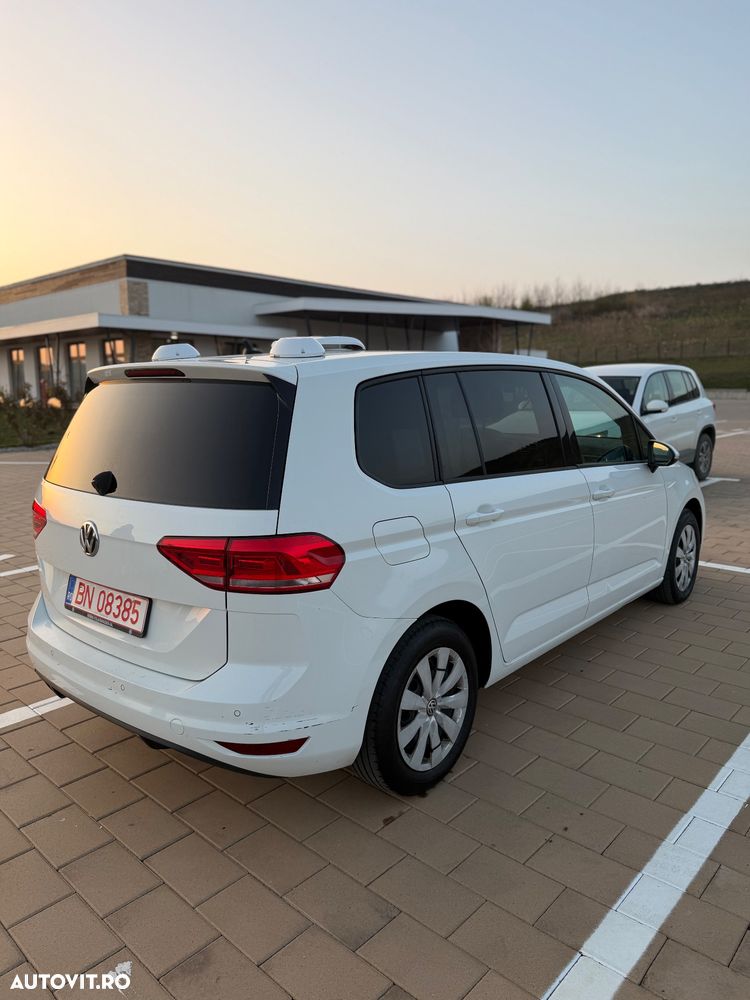 Volkswagen Touran 2.0 TDI DSG Comfortline - 6