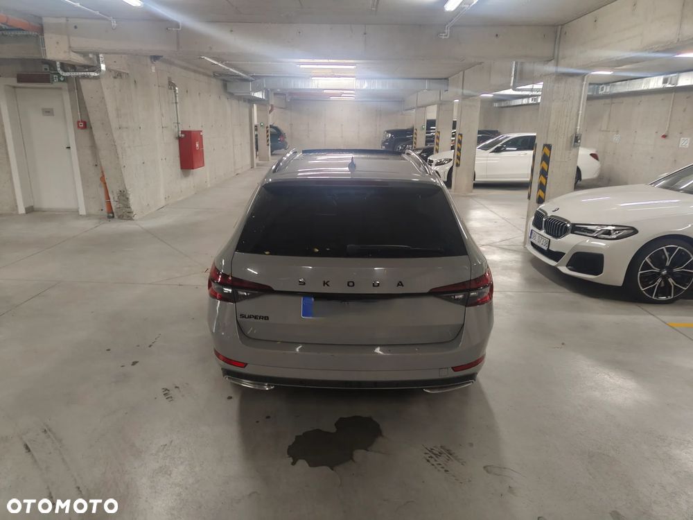 Skoda Superb 2.0 TDI DSG Sportline - 9
