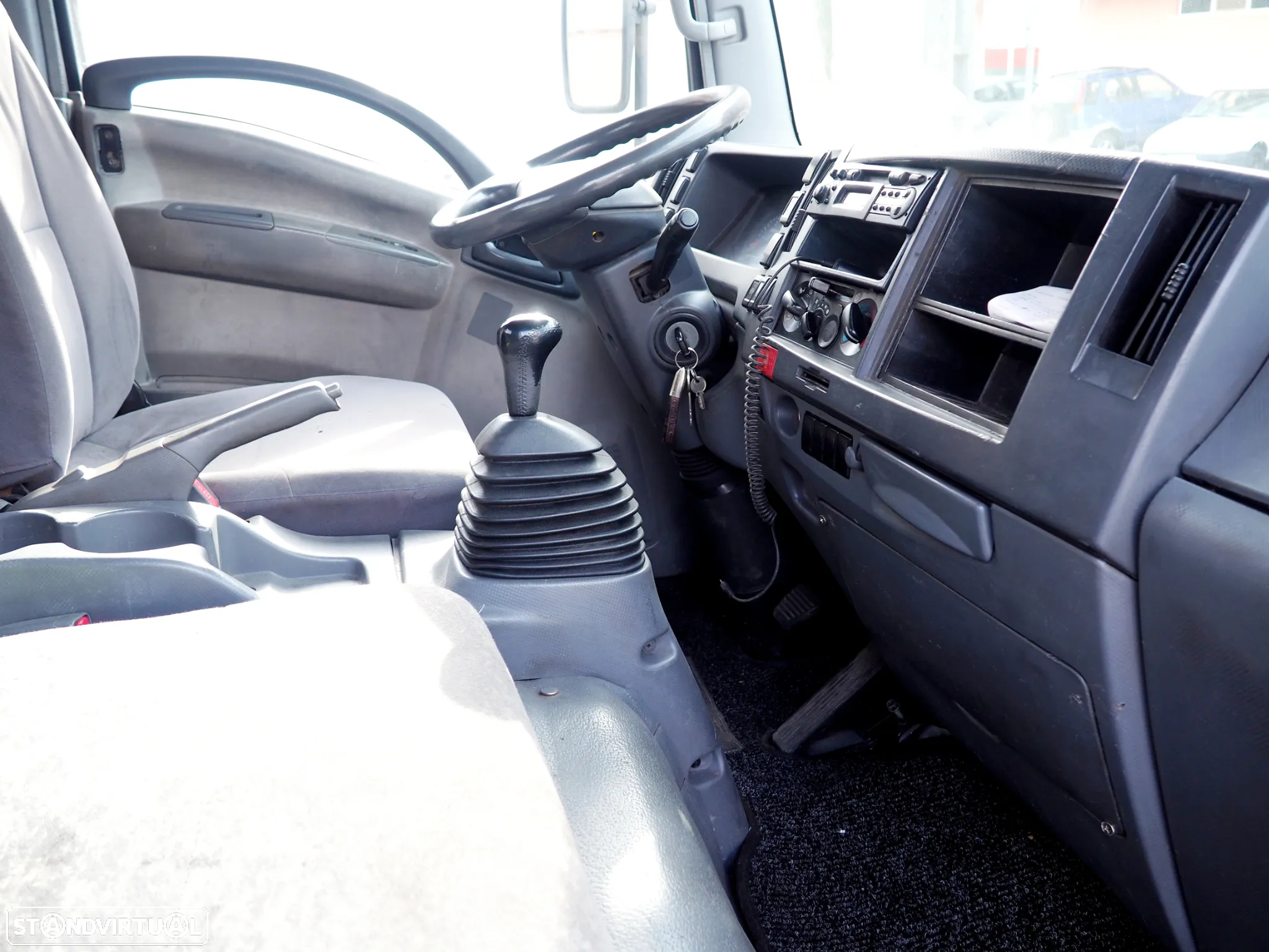 Isuzu NNR - 5