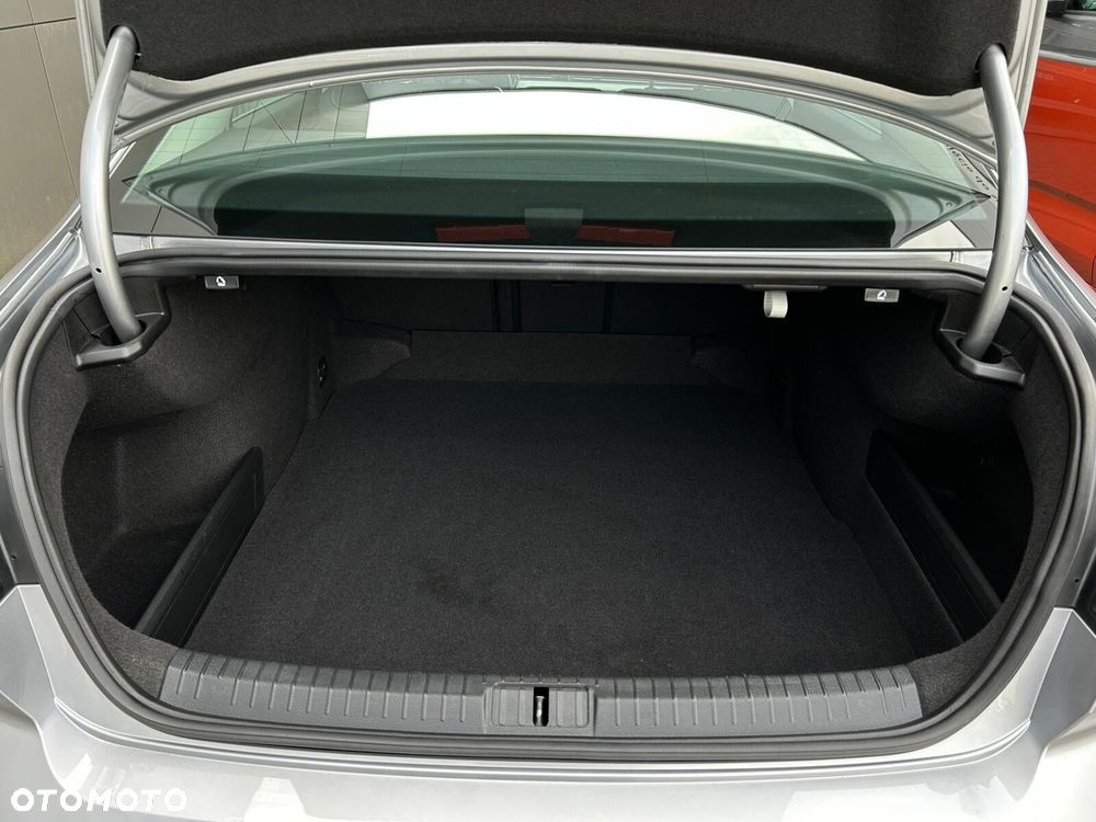 Volkswagen Passat 2.0 TDI EVO Business - 11