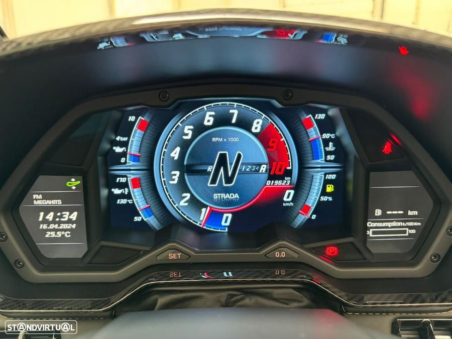 Lamborghini Aventador S Roadster - 32