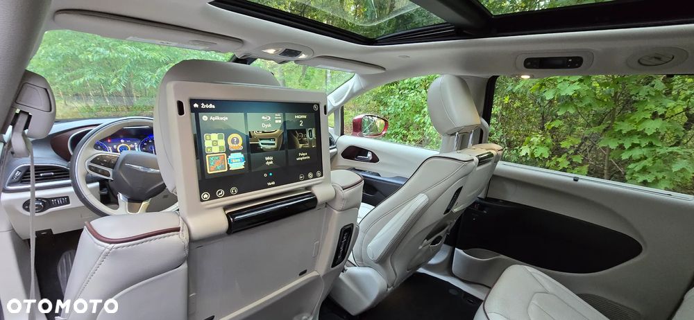 Chrysler Pacifica - 11