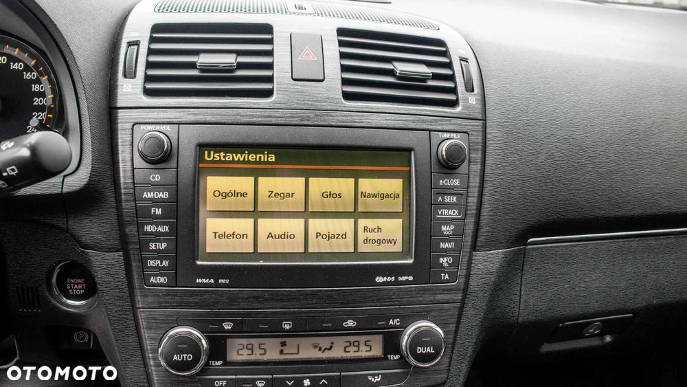 Toyota Avensis 2.0 Premium EU5 - 17