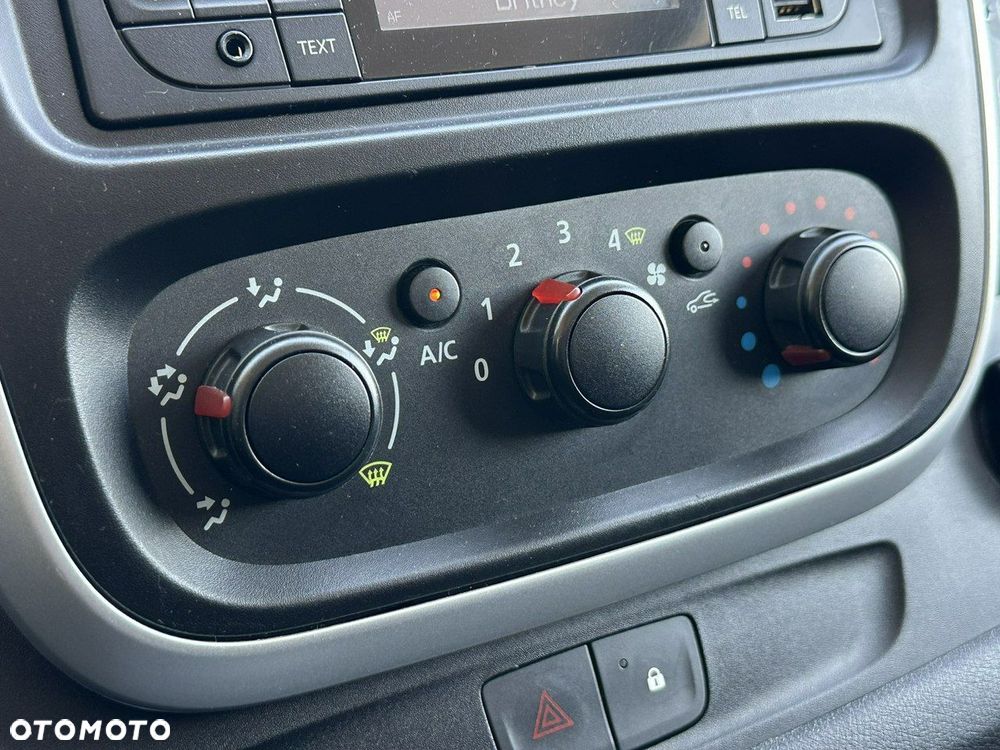 Renault Trafic - 19