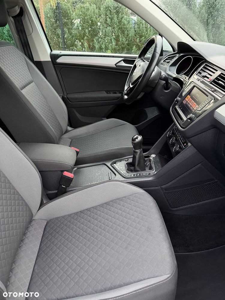 Volkswagen Tiguan - 10