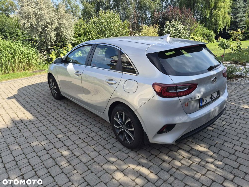 Kia Ceed 1.4 L - 5