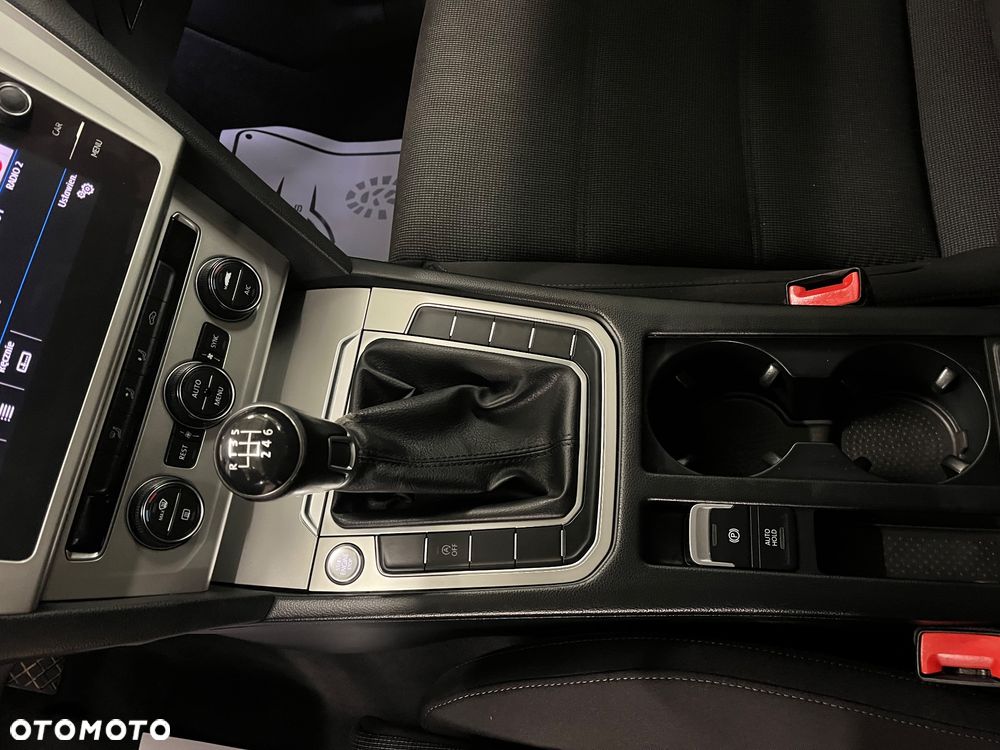 Volkswagen Passat 2.0 TDI BMT Highline - 26