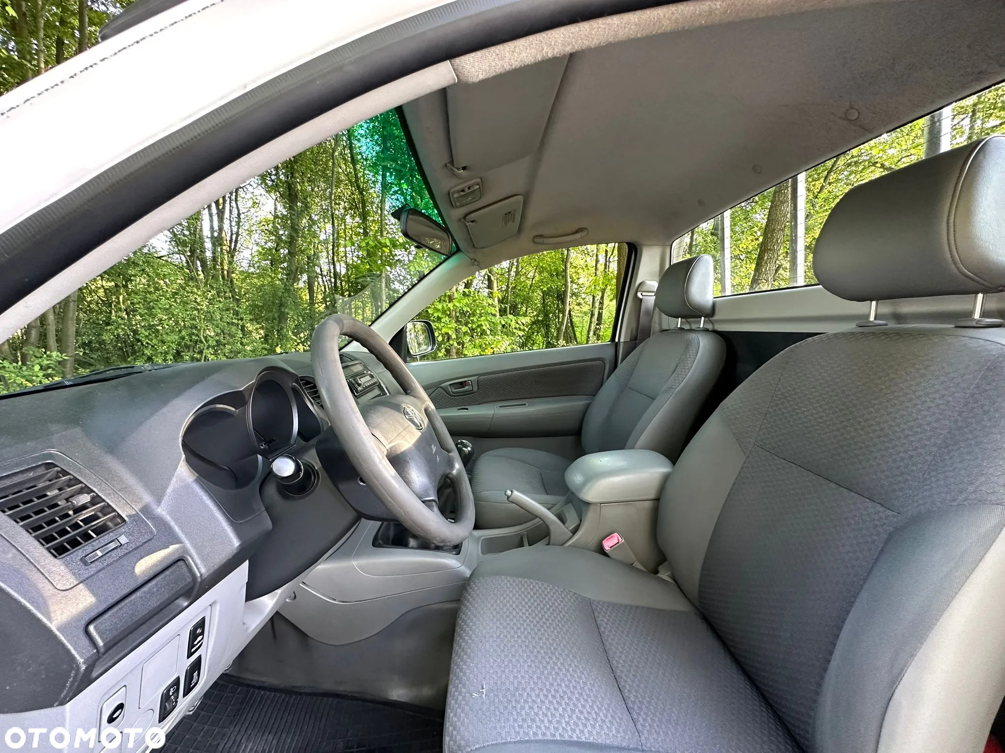 Toyota Hilux 2.5 D-4D DLX + 2os - 15