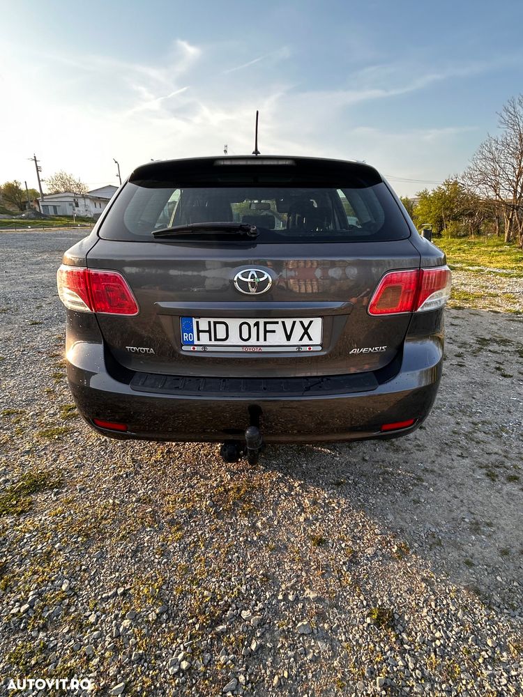 Toyota Avensis 2.0 D-4D Executive - 3