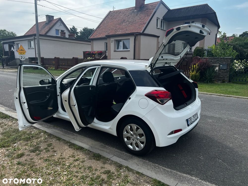 Hyundai i20 - 17