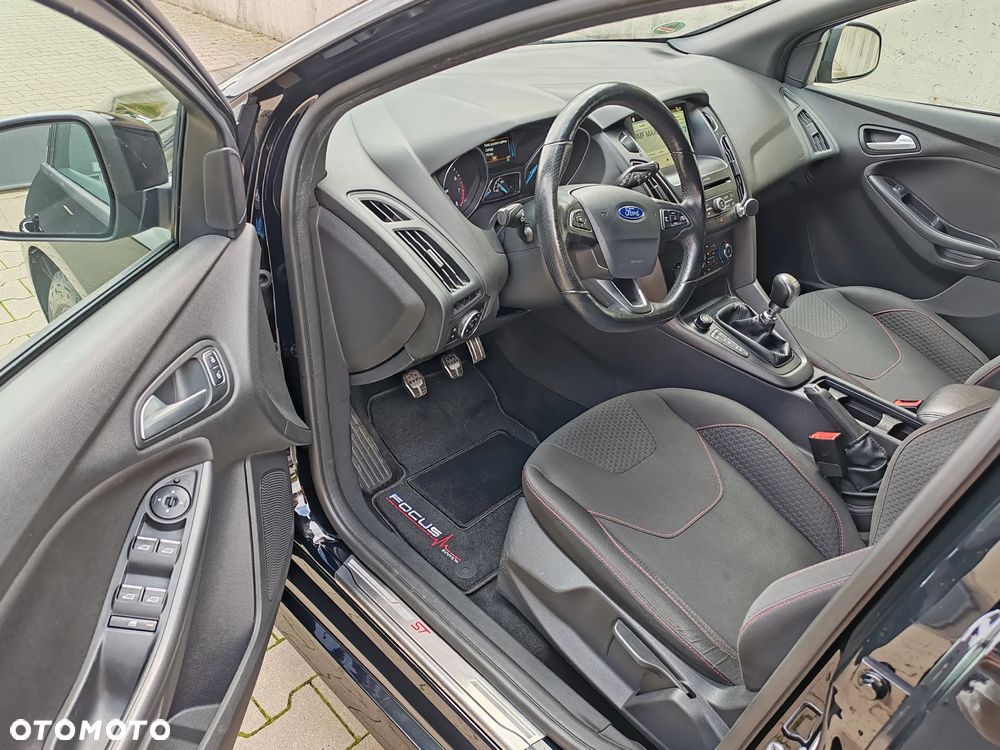 Ford Focus 1.5 EcoBoost Start-Stopp-System ST-Line - 15