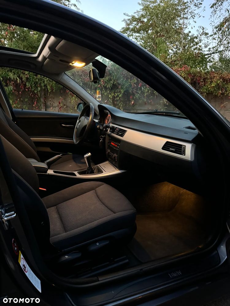 BMW Seria 3 - 16