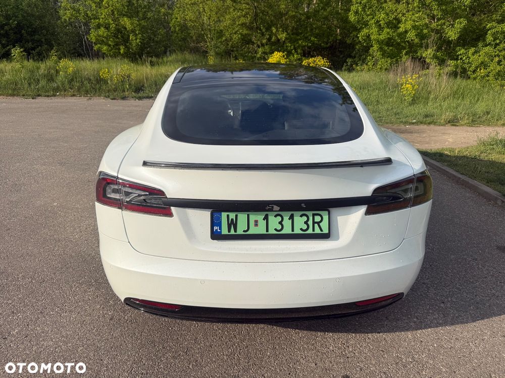 Tesla Model S - 6