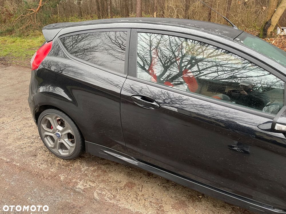 Ford Fiesta 1.6 EcoBoost ST - 3