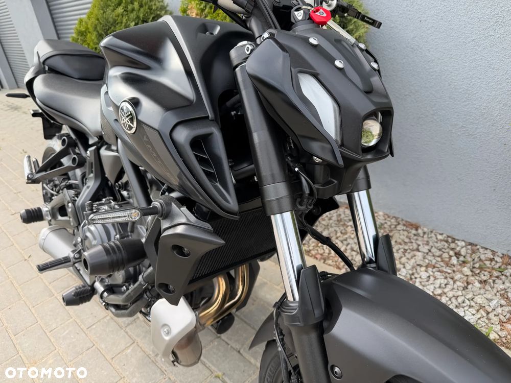 Yamaha MT - 27