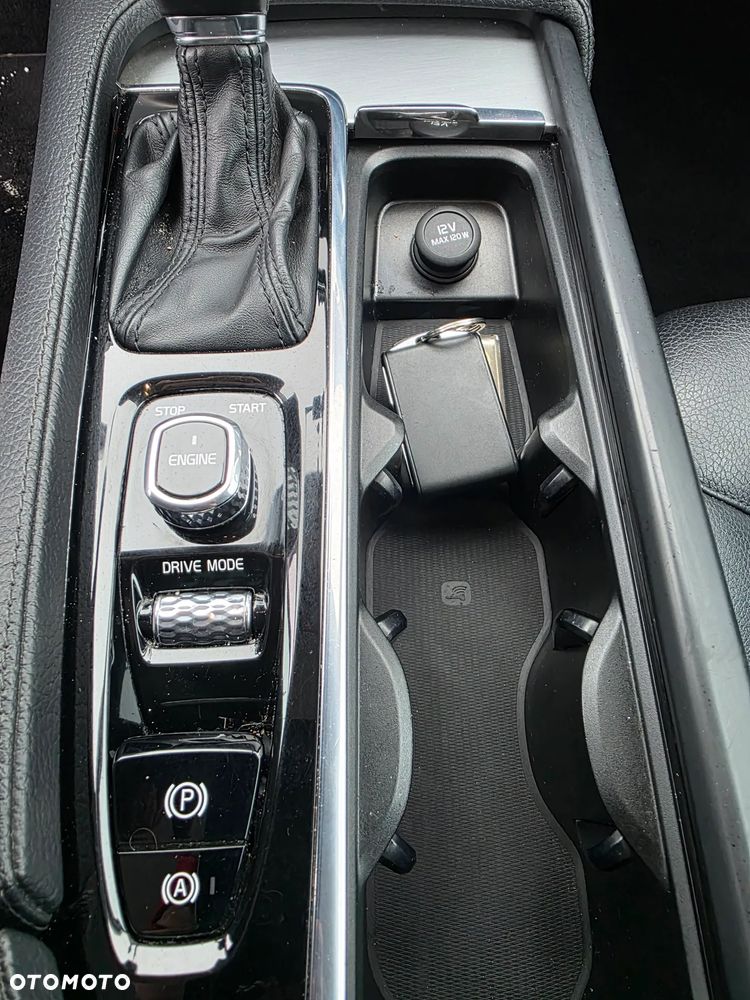 Volvo XC 90 - 21
