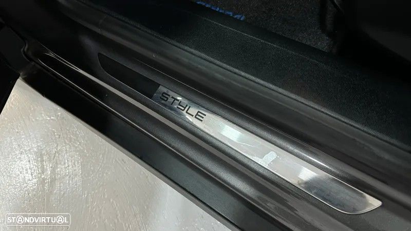 Peugeot 2008 1.6 BlueHDi Style - 31