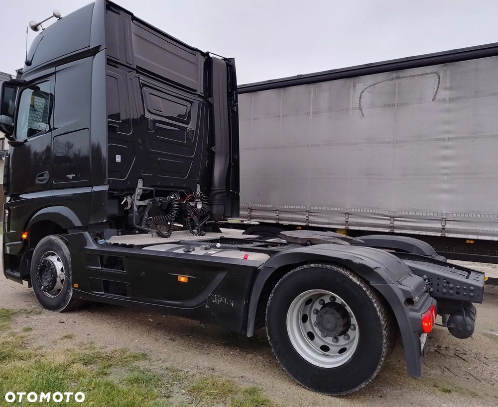 Mercedes-Benz Actros MP4 - 4
