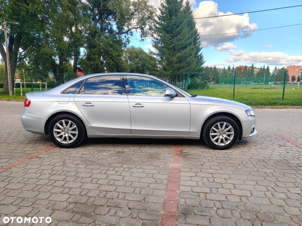 Audi A4 Limousine - 5