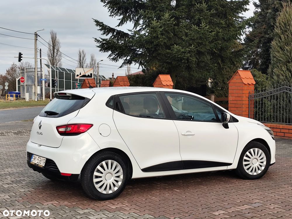 Renault Clio 1.2 16V 75 Expression - 13