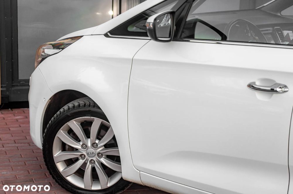 Kia Carens 1.7 CRDi 136 Dream Team Edition - 7