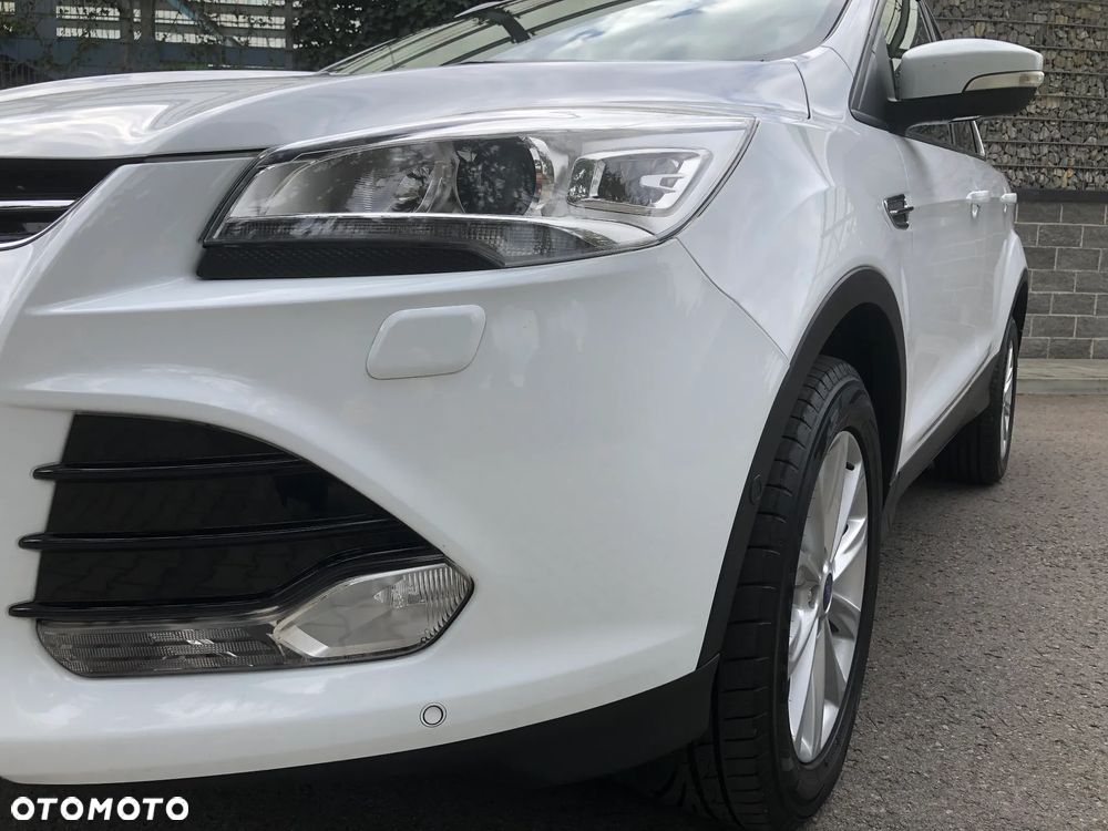 Ford Kuga 2.0 TDCi 2x4 Titanium - 11