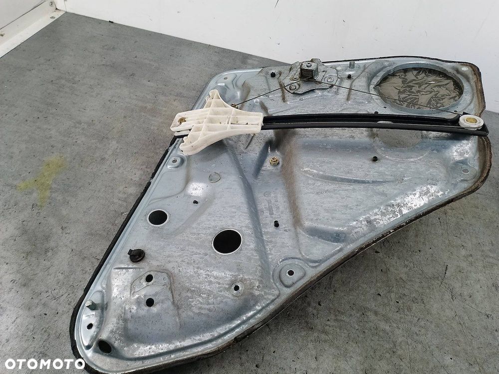 PODNOŚNIK SZYBY PRAWY TYŁ Z STELAŻEM VW PASSAT B5 FL 3B9839752BA - 3